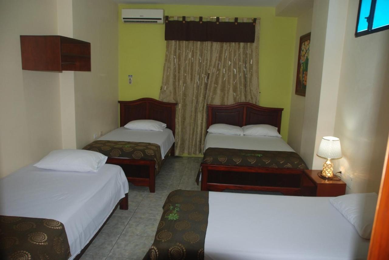 D’ Ruiz Hotel Quevedo Buitenkant foto